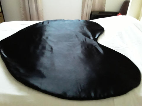 Intimate Heart luxury mattress protector, waterproof absorbent.