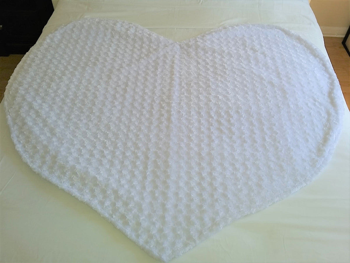 Intimate Heart Luxury Mattress Protector, faux fur