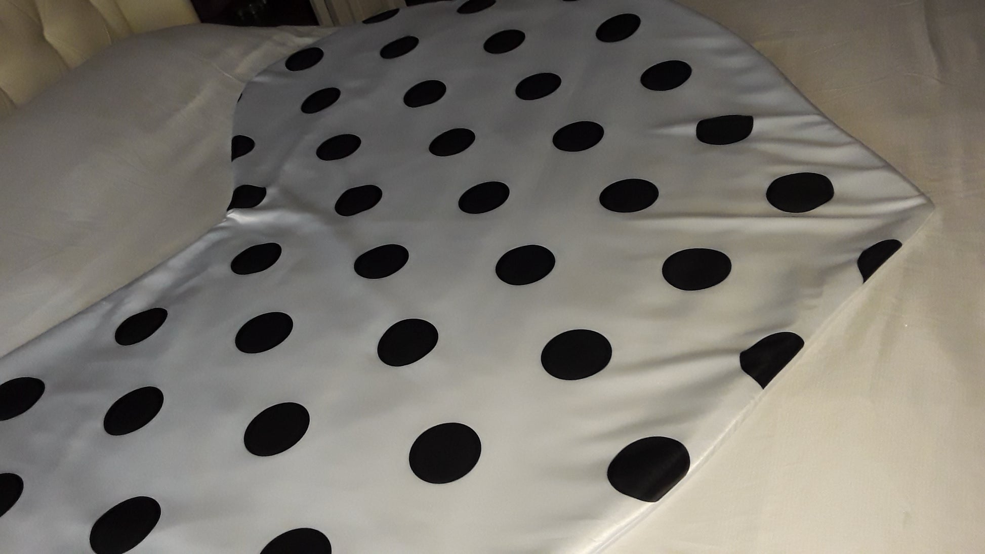 Intimate Heart luxury mattress perotector, waterproof absorbent, sex  - et.
