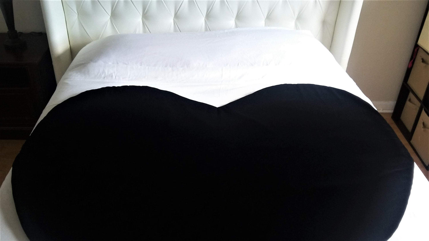 Intimate Heart luxury mattress protector, velvet, waterproof, absorbent.